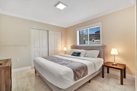 Casa en venta en Hollywood, Florida, 4 dormitorios, 196.95 m2 № 1990693 - foto 22