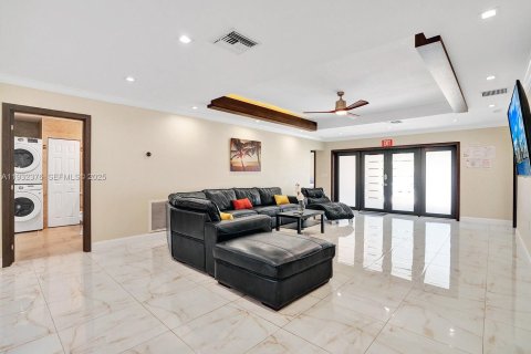 Casa en venta en Hollywood, Florida, 4 dormitorios, 196.95 m2 № 1990693 - foto 10