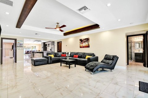 Casa en venta en Hollywood, Florida, 4 dormitorios, 196.95 m2 № 1990693 - foto 11