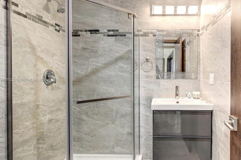 Casa en venta en Hollywood, Florida, 4 dormitorios, 196.95 m2 № 1990693 - foto 24