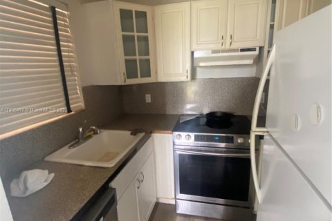 Copropriété à louer à Hallandale Beach, Floride: 1 chambre, 54.81 m2 № 1957169 - photo 5