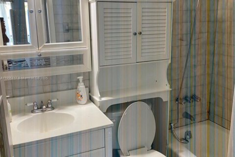 Copropriété à louer à Hallandale Beach, Floride: 1 chambre, 54.81 m2 № 1957169 - photo 10