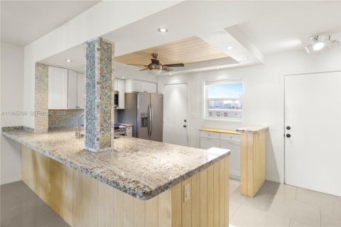 Купить кондоминиум в Халландейл-Бич, Флорида 2 спальни, 101.45м2, № 2027362 - фото 4