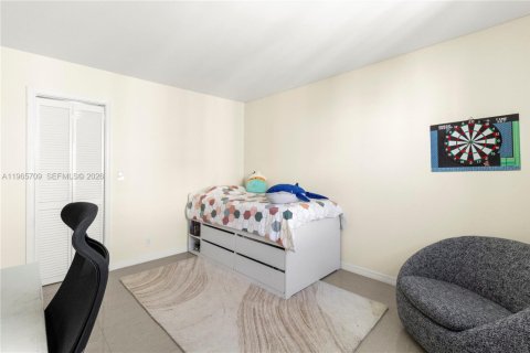 Купить кондоминиум в Халландейл-Бич, Флорида 2 спальни, 101.45м2, № 2027362 - фото 18