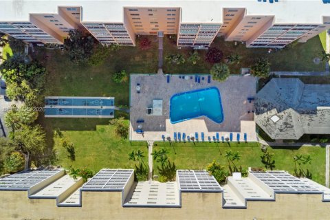 Купить кондоминиум в Халландейл-Бич, Флорида 2 спальни, 101.45м2, № 2027362 - фото 27