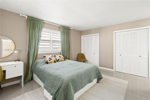 Купить кондоминиум в Халландейл-Бич, Флорида 2 спальни, 101.45м2, № 2027362 - фото 12