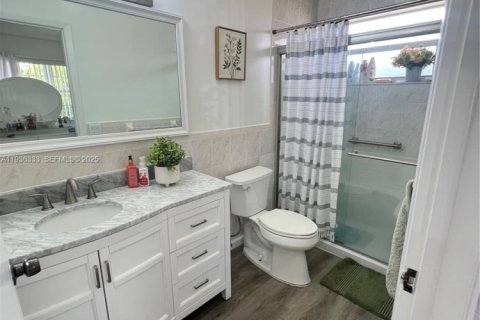 House in Miami, Florida 3 bedrooms, 183.85 sq.m. № 1994331 - photo 5