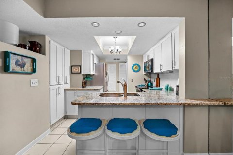 Townhouse in Tampa, Florida 3 bedrooms, 169.08 sq.m. № 2409779 - photo 8