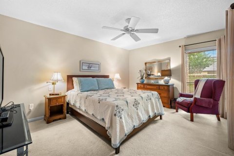 Townhouse in Tampa, Florida 3 bedrooms, 169.08 sq.m. № 2409779 - photo 15