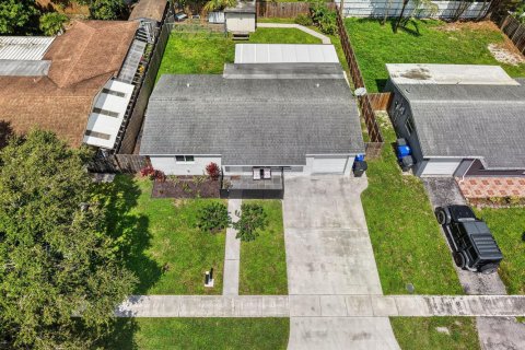 Casa en venta en Hollywood, Florida, 2 dormitorios, 107.86 m2 № 2412048 - foto 28