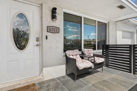 Casa en venta en Hollywood, Florida, 2 dormitorios, 107.86 m2 № 2412048 - foto 22