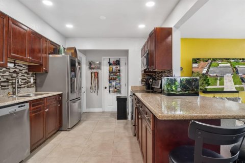 Casa en venta en Hollywood, Florida, 2 dormitorios, 107.86 m2 № 2412048 - foto 2