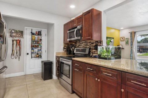 Casa en venta en Hollywood, Florida, 2 dormitorios, 107.86 m2 № 2412048 - foto 5