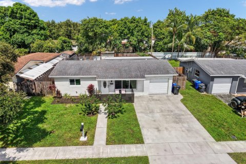 Casa en venta en Hollywood, Florida, 2 dormitorios, 107.86 m2 № 2412048 - foto 29