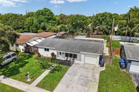 Casa en venta en Hollywood, Florida, 2 dormitorios, 107.86 m2 № 2412048 - foto 30