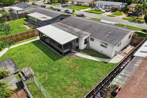 Casa en venta en Hollywood, Florida, 2 dormitorios, 107.86 m2 № 2412048 - foto 26