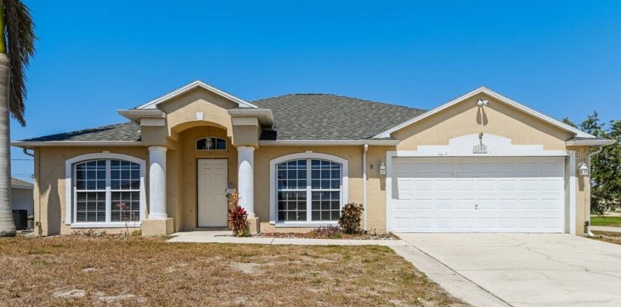 Villa ou maison à Cape Coral, Floride 3 chambres, 168.34 m2 № 1880486