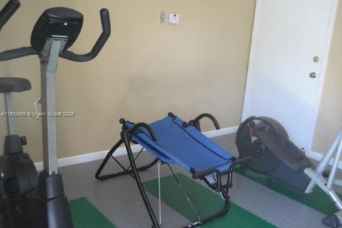 Casa en alquiler en Miami, Florida, 3 dormitorios, 181.35 m2 № 1953870 - foto 30