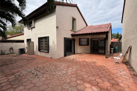 Casa en alquiler en Miami, Florida, 3 dormitorios, 181.35 m2 № 1953870 - foto 23