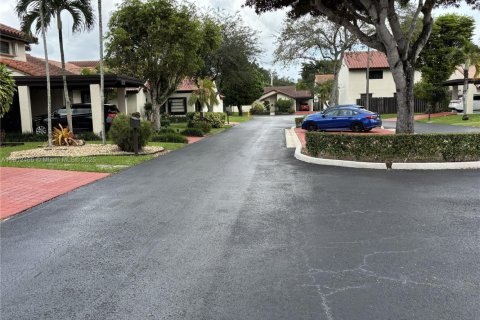 Casa en alquiler en Miami, Florida, 3 dormitorios, 181.35 m2 № 1953870 - foto 8