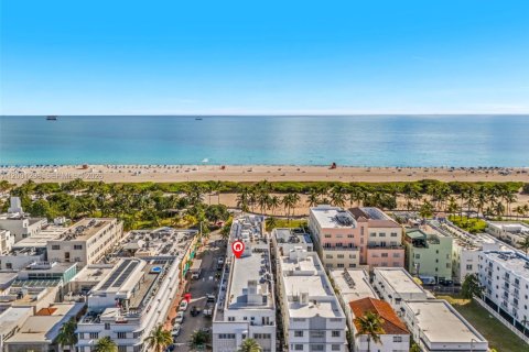 Condo in Miami Beach, Florida, 3 bedrooms  № 2066821 - photo 9