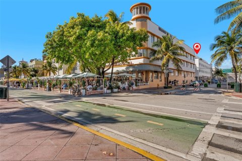 Condo in Miami Beach, Florida, 3 bedrooms  № 2066821 - photo 11