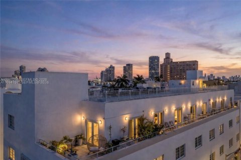 Condominio en Miami Beach, Florida, 3 dormitorios  № 2066821