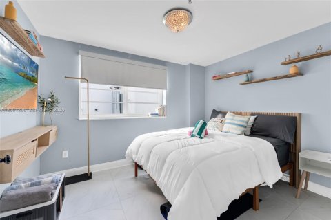 Condo in Miami Beach, Florida, 3 bedrooms  № 2066821 - photo 22