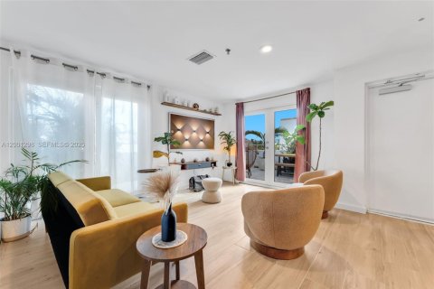 Condo in Miami Beach, Florida, 3 bedrooms  № 2066821 - photo 21