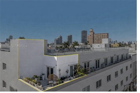 Condo in Miami Beach, Florida, 3 bedrooms  № 2066821 - photo 3