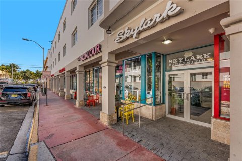 Condo in Miami Beach, Florida, 3 bedrooms  № 2066821 - photo 12