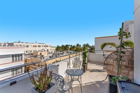 Condo in Miami Beach, Florida, 3 bedrooms  № 2066821 - photo 6