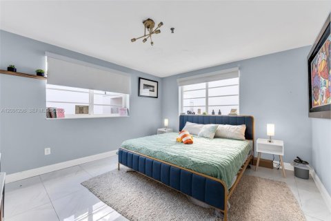 Condo in Miami Beach, Florida, 3 bedrooms  № 2066821 - photo 24