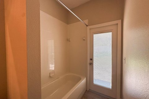 House in Apopka, Florida 3 bedrooms, 205.13 sq.m. № 1772952 - photo 16