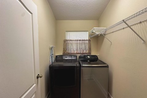 House in Apopka, Florida 3 bedrooms, 205.13 sq.m. № 1772952 - photo 23