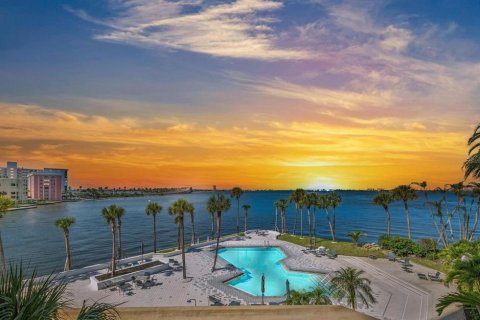 Condominio en alquiler en Sarasota, Florida, 2 dormitorios, 144.46 m2 № 1916363 - foto 1