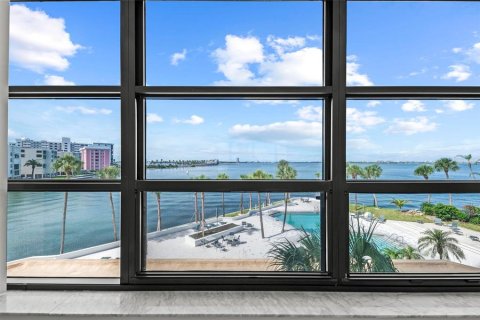 Condominio en alquiler en Sarasota, Florida, 2 dormitorios, 144.46 m2 № 1916363 - foto 26