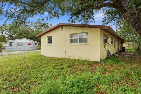 Immobilier commercial à vendre à Sarasota, Floride: 5 chambres, 150.97 m2 № 2228481 - photo 7