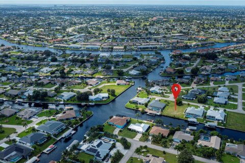 Terreno en venta en Cape Coral, Florida № 1950210 - foto 22