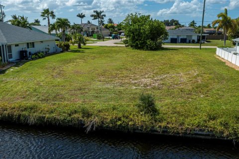 Terreno en venta en Cape Coral, Florida № 1950210 - foto 6