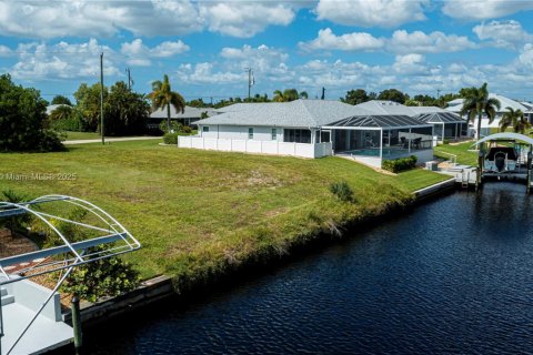 Terreno en venta en Cape Coral, Florida № 1950210 - foto 3