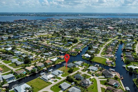 Terreno en venta en Cape Coral, Florida № 1950210 - foto 21