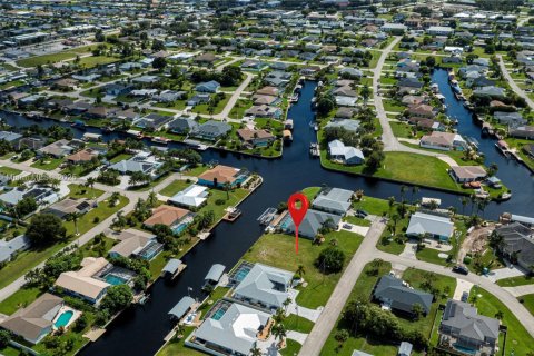 Terreno en venta en Cape Coral, Florida № 1950210 - foto 20