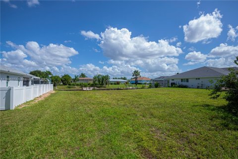 Terreno en venta en Cape Coral, Florida № 1950210 - foto 8