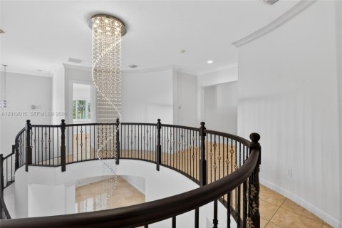 House in Cutler Bay, Florida 6 bedrooms, 438.22 sq.m. № 2075049 - photo 26