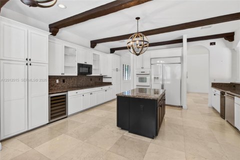 House in Cutler Bay, Florida 6 bedrooms, 438.22 sq.m. № 2075049 - photo 10