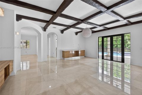 House in Cutler Bay, Florida 6 bedrooms, 438.22 sq.m. № 2075049 - photo 17