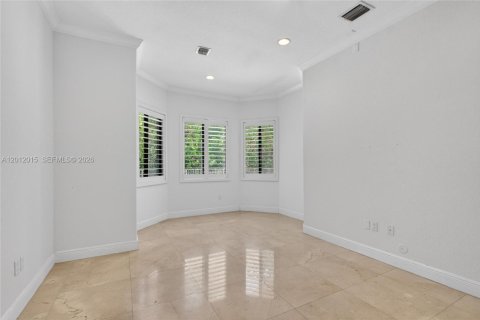 House in Cutler Bay, Florida 6 bedrooms, 438.22 sq.m. № 2075049 - photo 22