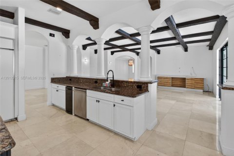 House in Cutler Bay, Florida 6 bedrooms, 438.22 sq.m. № 2075049 - photo 12