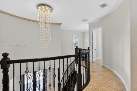 House in Cutler Bay, Florida 6 bedrooms, 438.22 sq.m. № 2075049 - photo 30